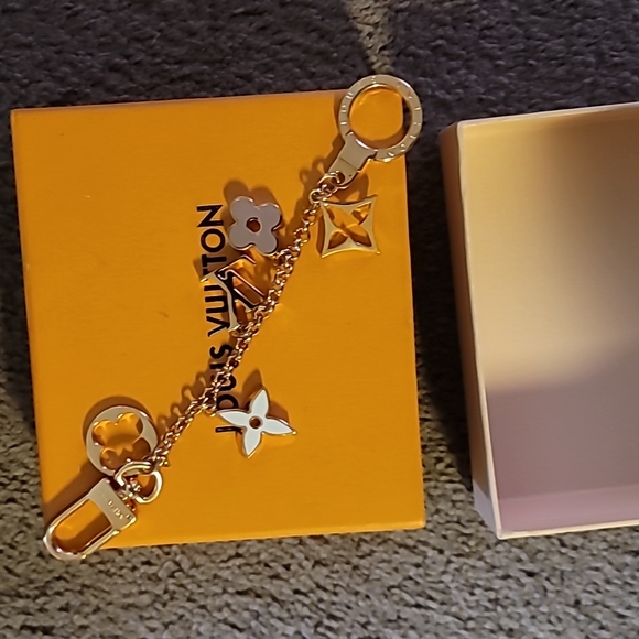 Louis VuittonMonogram charm chain. Never worn. R used,still have bag and box.. - Picture 5 of 6
